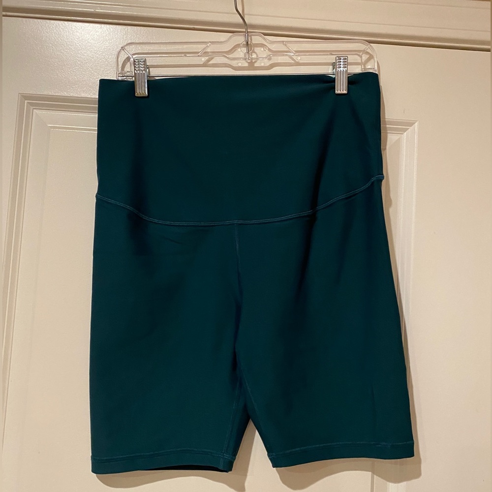 Maternity biker shorts size M